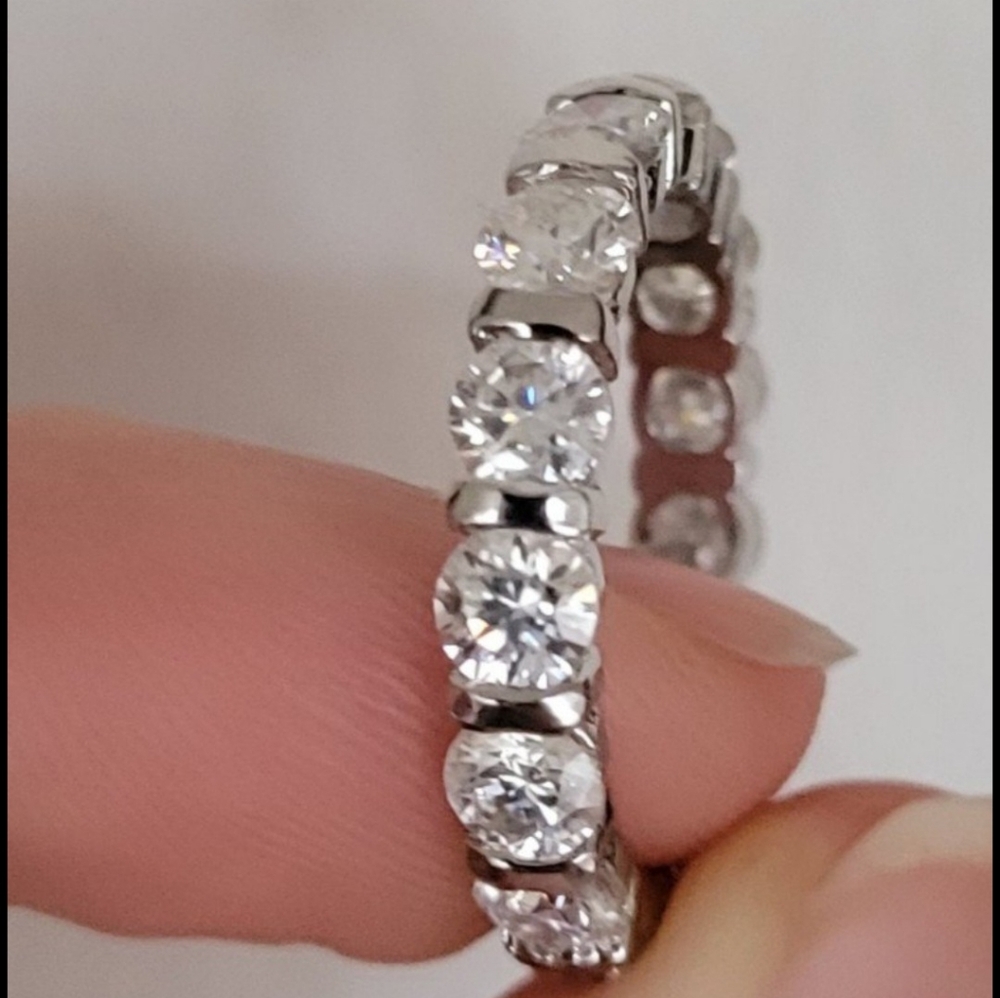 New 4ct Beautiful Moissanite Band Ring!!! - Picture 5 of 9